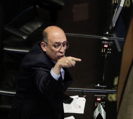 Rubén Moreira regaña al gobierno de Sheinbaum por declaraciones sobre protestas en EU
