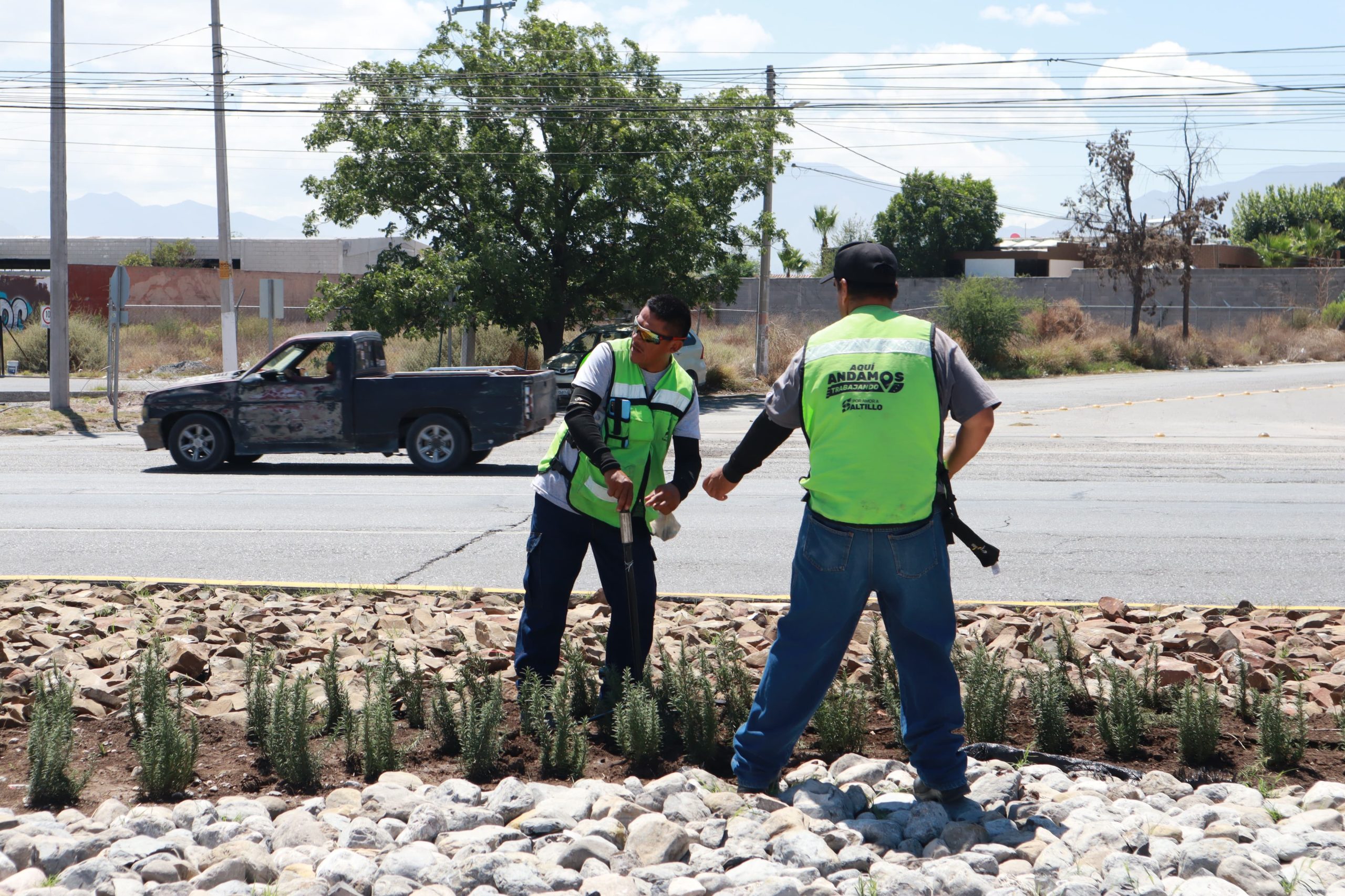 Mejora «Aquí Andamos» la entrada poniente de Saltillo