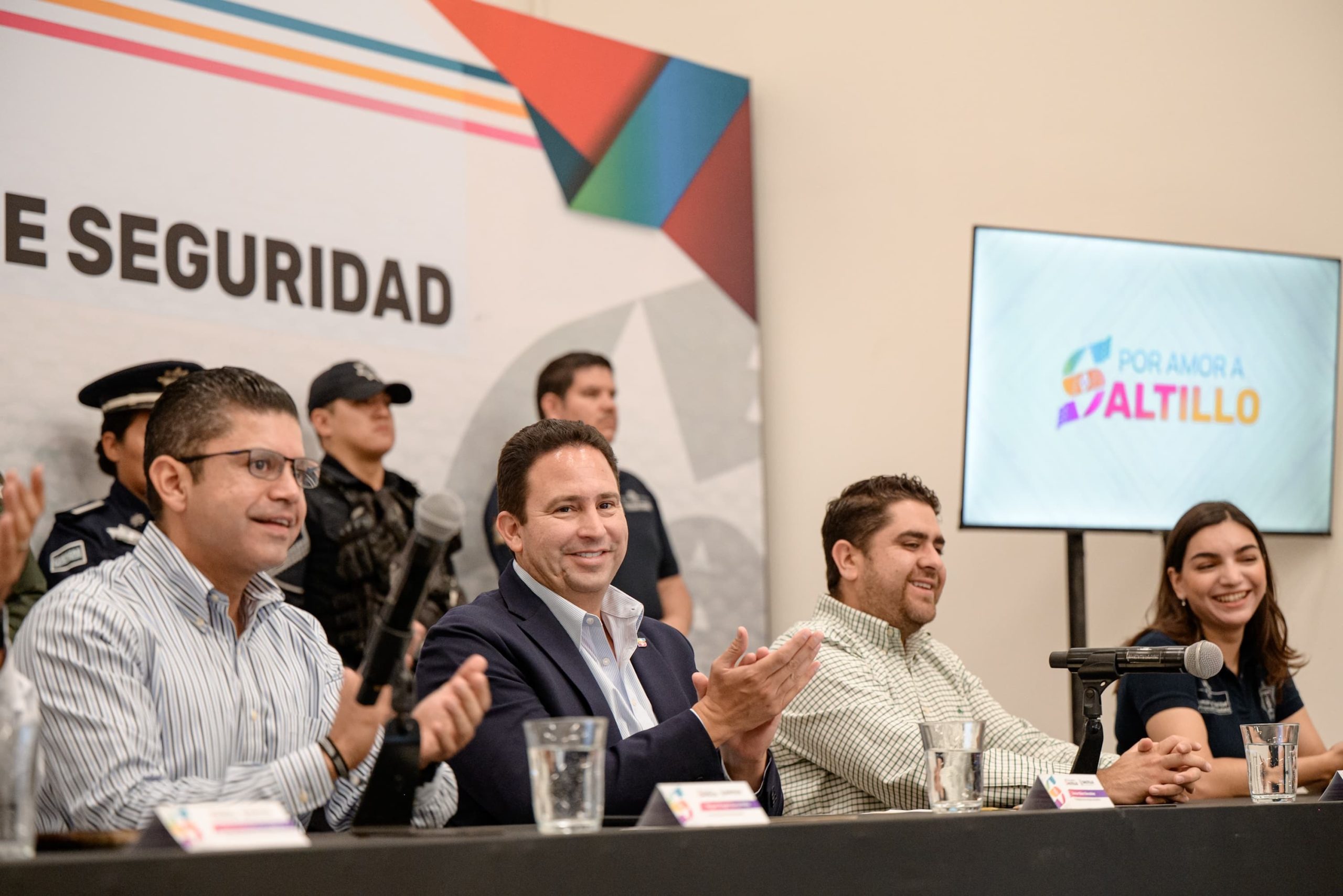 Presenta Javier Díaz el ChatBot Comisaría Saltillo; es el primero en su tipo en el país