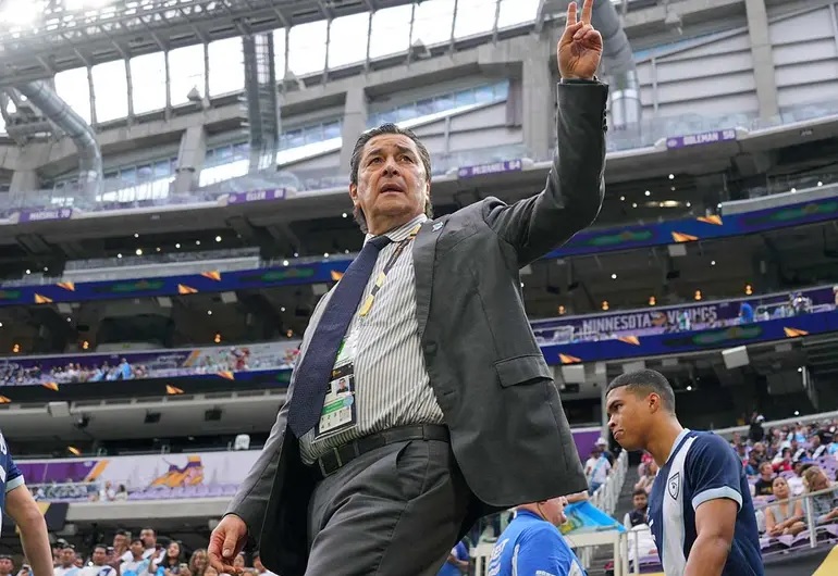 Luis Fernando Tena lleva a Guatemala a semifinales tras 29 años