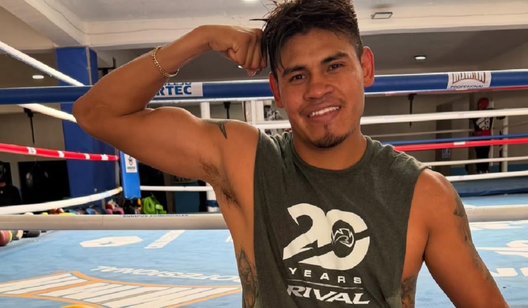 ¡Habrá revancha épica! Emanuel «Vaquero» Navarrete y Charly Suárez volverán a enfrentarse por el título superpluma de la OMB