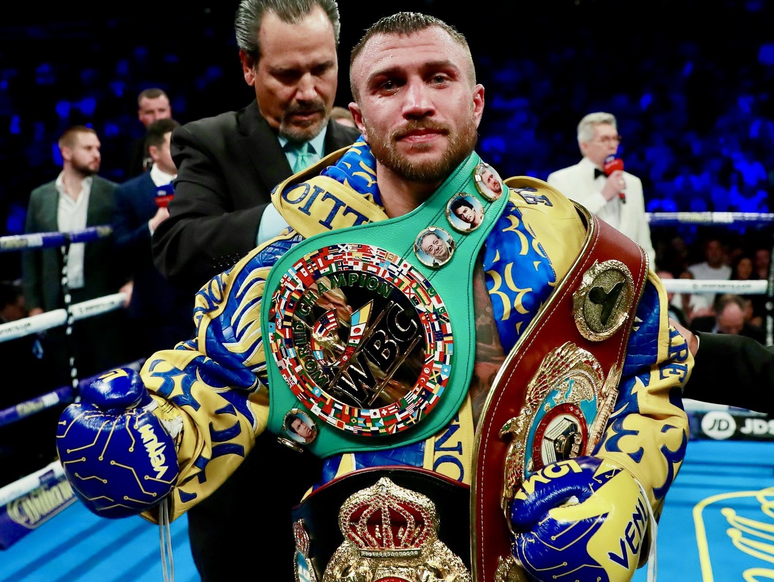 Vasyl Lomachenko se retira del boxeo a los 37 años como campeón mundial