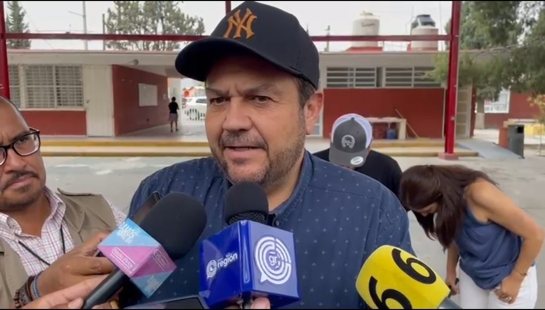 Alcalde de Ramos Arizpe emite su voto y critica fallas en jornada electoral