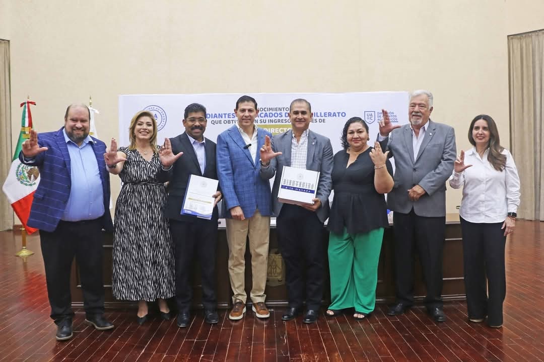 Egresado del Instituto de Lenguas Extranjeras de la UAdeC logra admisión directa a la Licenciatura en Negocios Internacionales