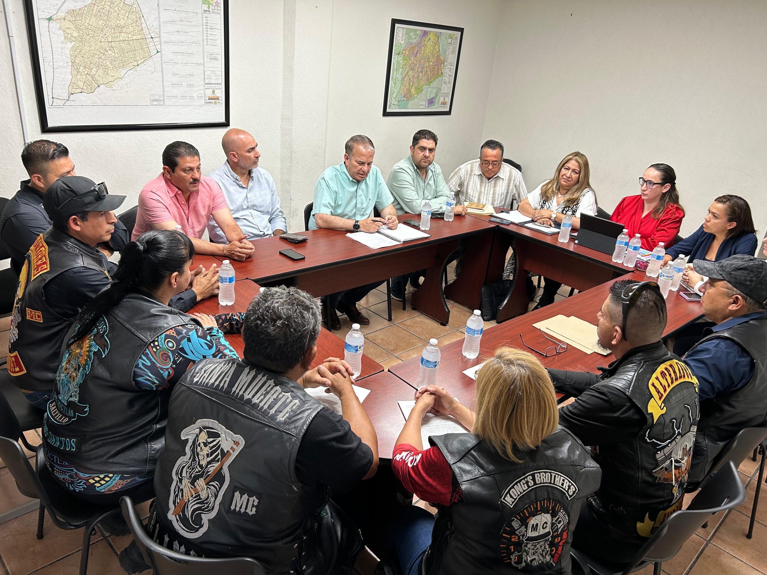 Acuerdan gobierno Municipal y motociclistas acciones por su seguridad