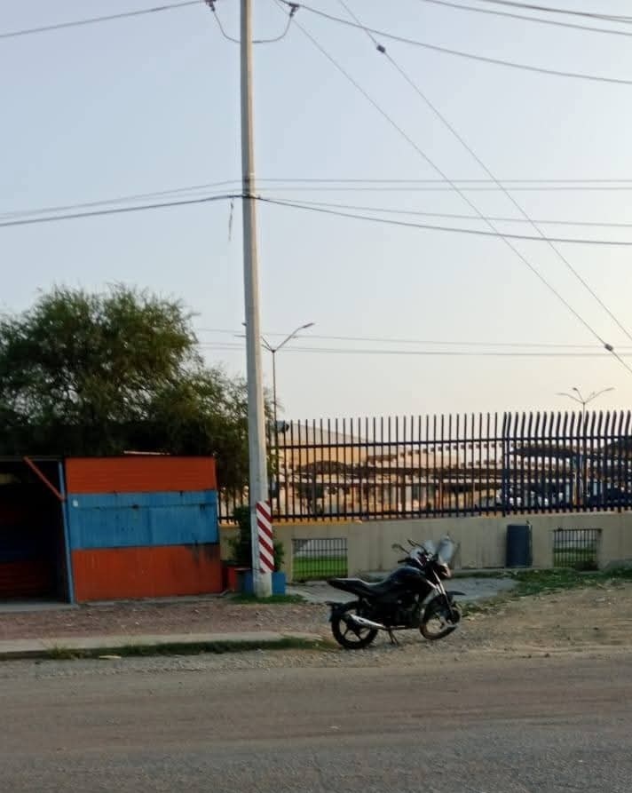 Derrapa motociclista en la rotonda de Don Antonio Gutiérrez