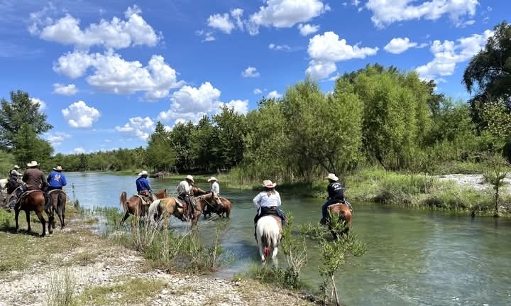 La cabalgata de Nueva Rosita se separa de los festejos anuales de Astroferia