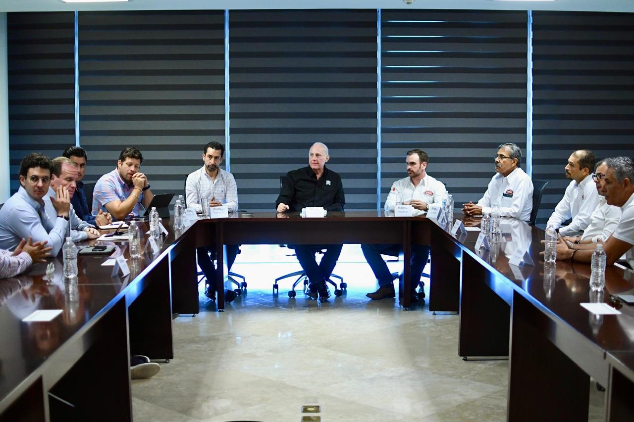 Román Alberto Cepeda González se reúne con integrantes de la CMIC Laguna