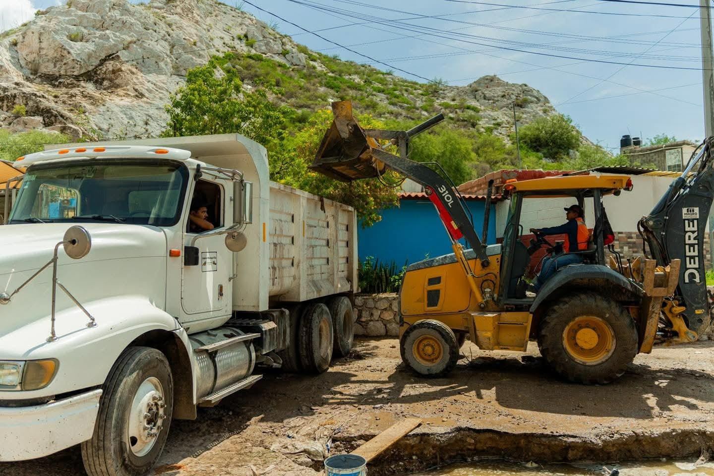 Obras Públicas mantiene trabajo de atención al poniente de la ciudad, debido a las afectaciones por lluvias
