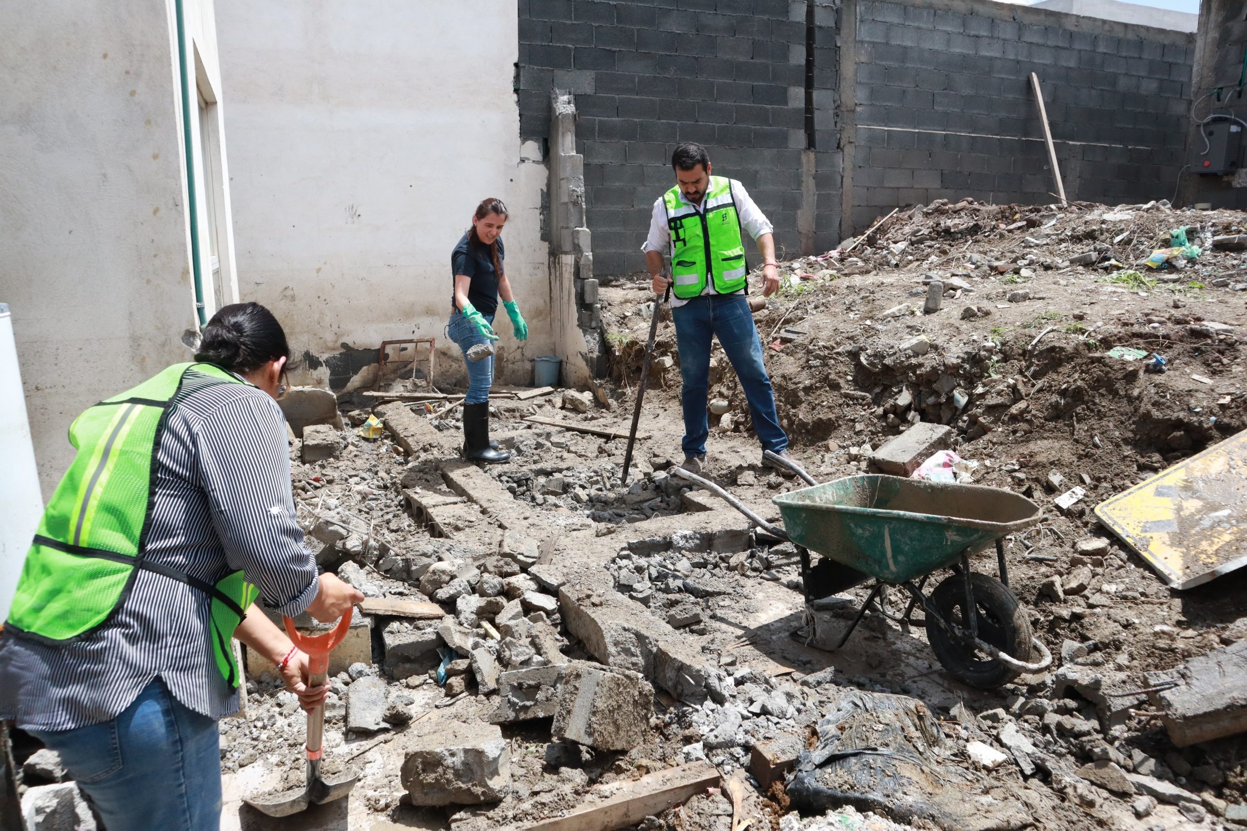 Despliega Javier Díaz brigadas de apoyo en hogares afectados por lluvias