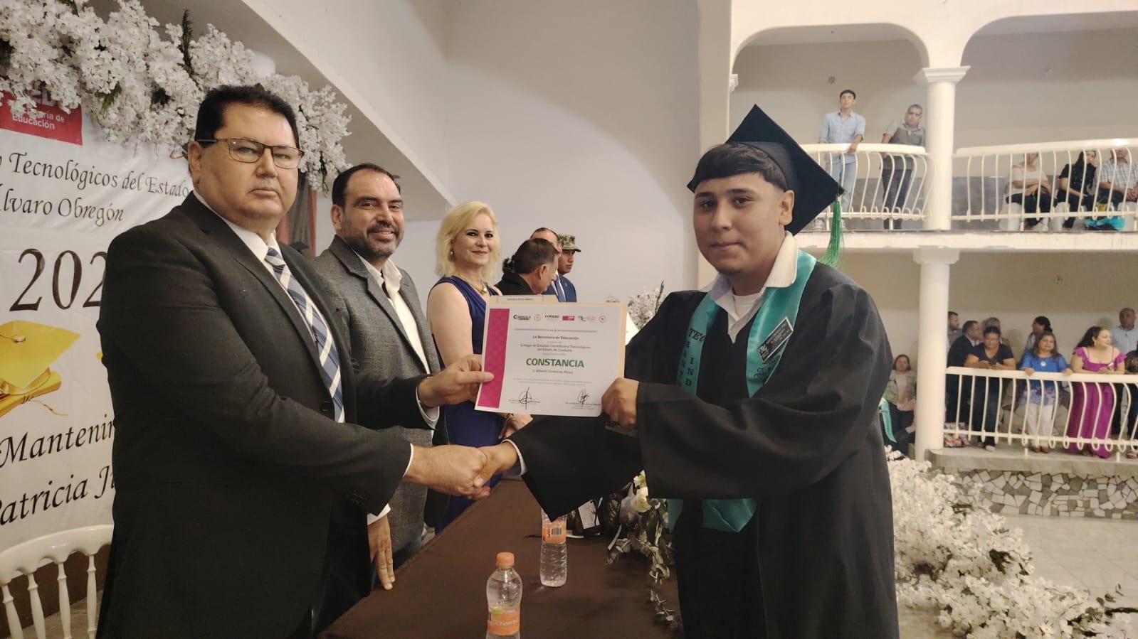 SE GRADÚAN  196 ALUMNOS DEL CECYTEC PLANTEL PALAÚ