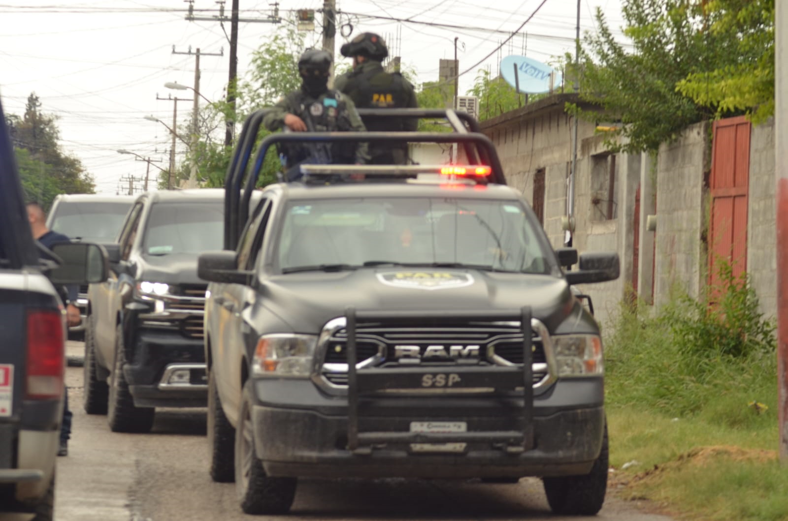 AUTORIDADES POLICIACAS DETIENE A PRESUNTO LADRÓN ARMADO EN EL BARRIO LA PIEDRA