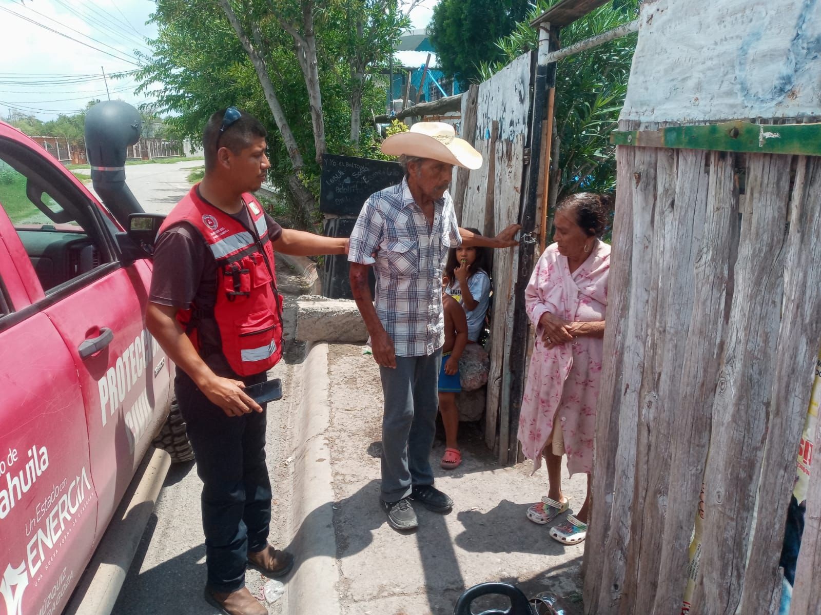 ABUELO EXTRAVIADO ES LOCALIZADO Y ENTREGADO A SU FAMILIA POR CUERPOS DE AUXILIO