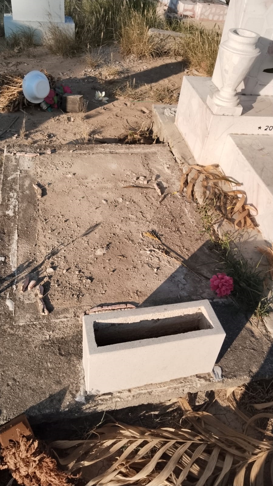 “Se llevaron la lápida de mi niña”: el dolor de un padre tras el robo en la tumba de su hija