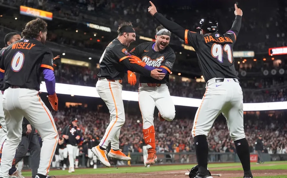 Giants ganan con jonrón dentro del campo de Patrick Bailey
