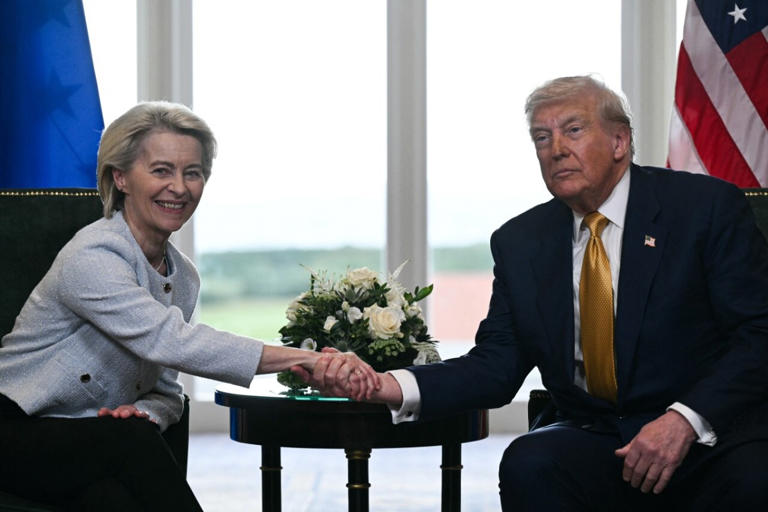Estados Unidos y la UE alcanzan un acuerdo comercial, afirma Trump