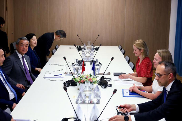 La UE presiona a China por las tierras raras y la guerra de Ucrania
