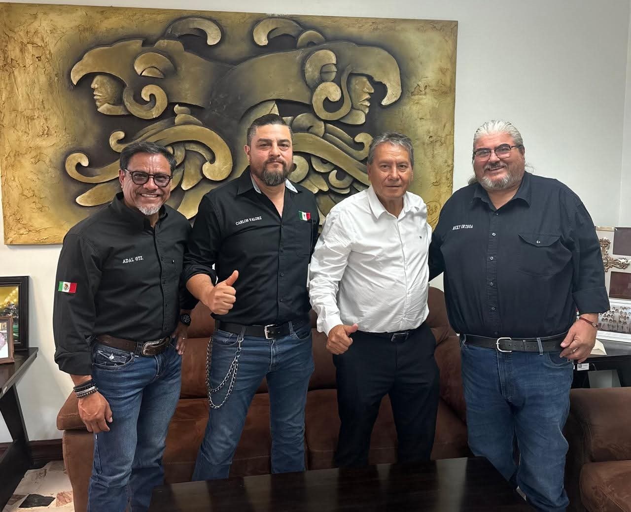 Motoclub Espartanos MC se reúne con el alcalde Óscar Ríos Ramírez para planificar su XIV Aniversario