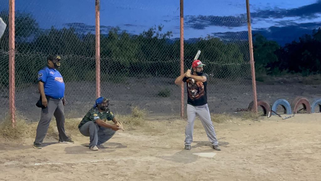 Tecos dominan a Pericos