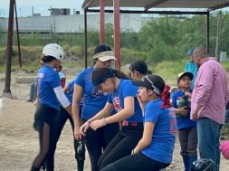 LENIS 40-020725-SOFTBOL-3