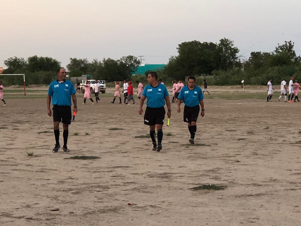 Concluye torneo de la liga de futbol auténtica de veteranos