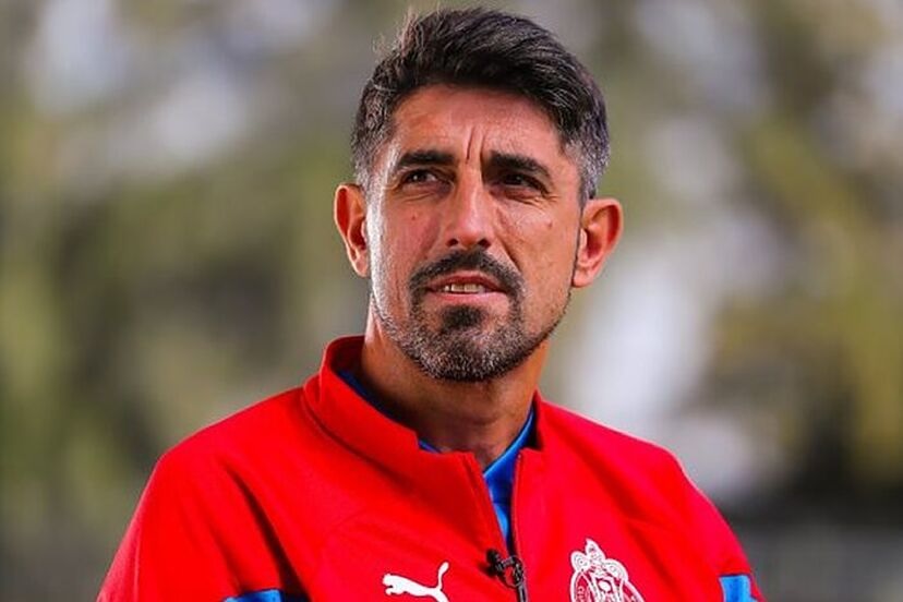 Real Oviedo apuesta por la continuidad de Veljko Paunovic para su reto en Primera