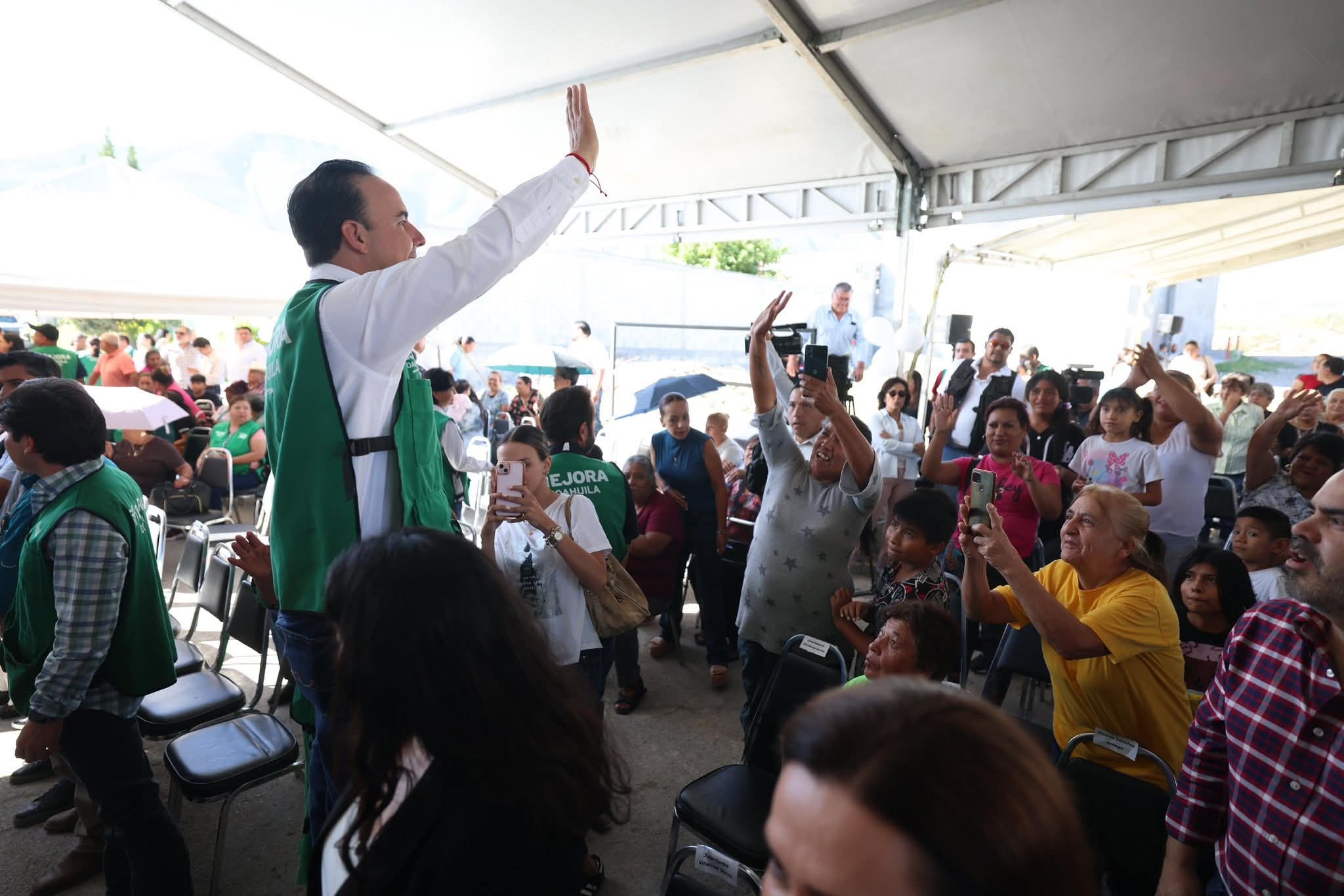 EN EQUIPO  SEGUIMOS MEJORANDO LA CALIDAD DE VIDA DE LAS Y LOS COAHUILENSES: MANOLO