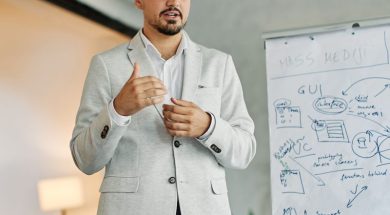 Group,Of,Young,Business,People,Having,A,Meeting,Or,Presentation