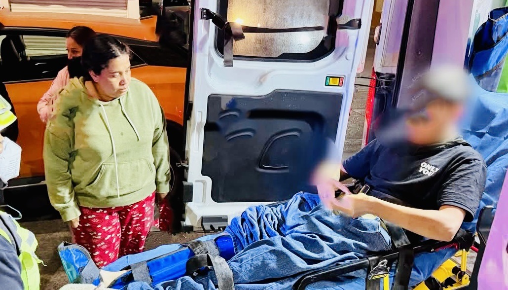 Adolescente resulta lesionado tras accidente entre motocicleta y camioneta en la colonia Morelos
