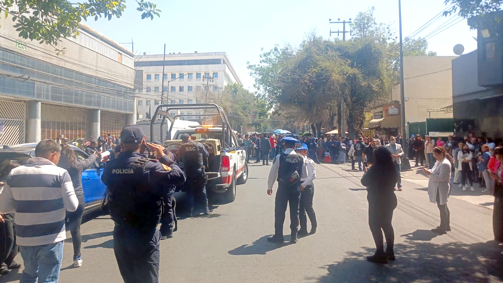 Desalojan juzgados en Ciudad de México tras reporte de amenaza de bomba