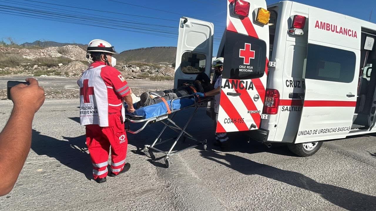 Motociclista resulta lesionado tras chocar contra vehículo en el bulevar Vito Alessio Robles