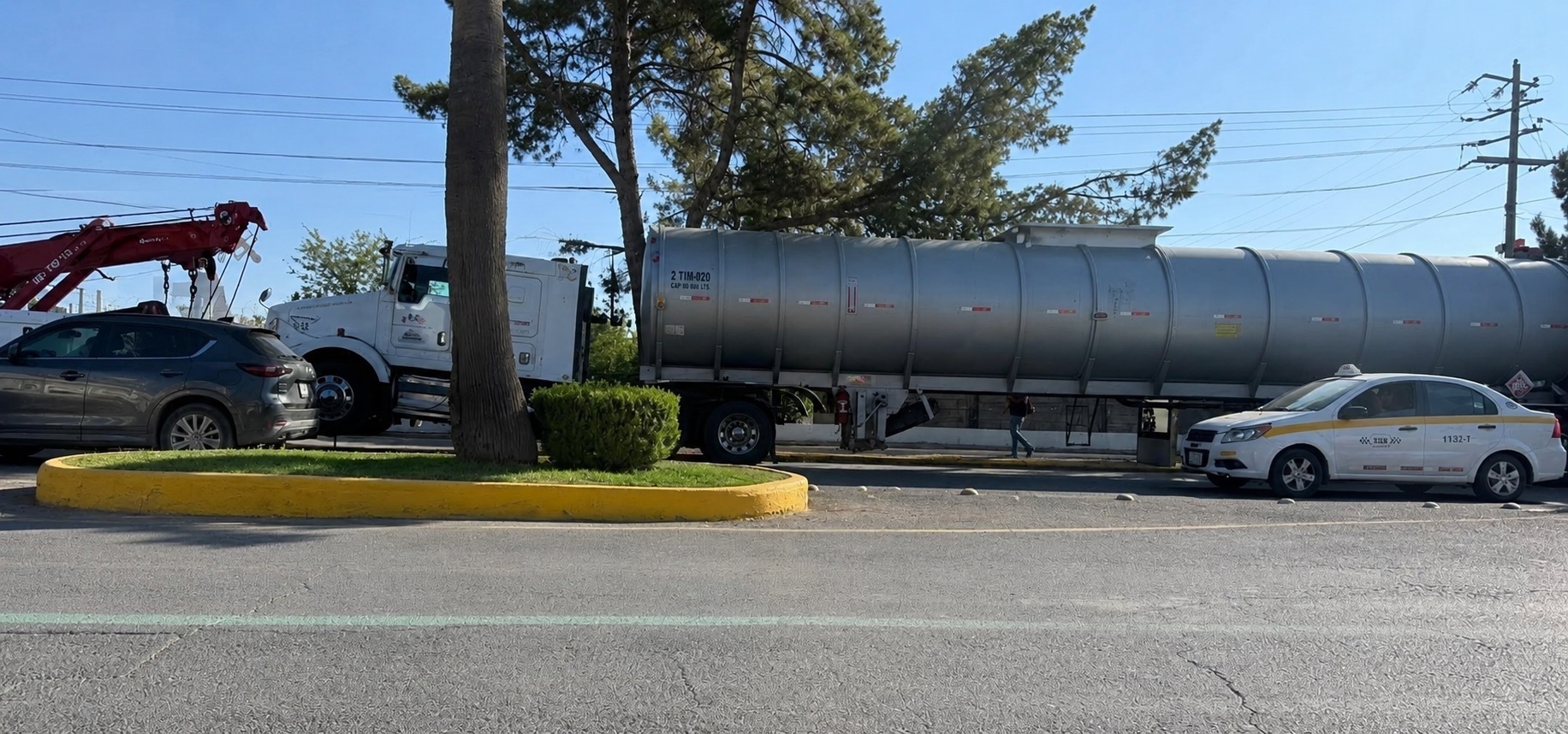 ASEGURAN PIPA CON 55 MIL LITROS DE COMBUSTIBLE DE PROCEDENCIA NO ACREDITADA EN CARRETERA SALTILLO-TORREÓN