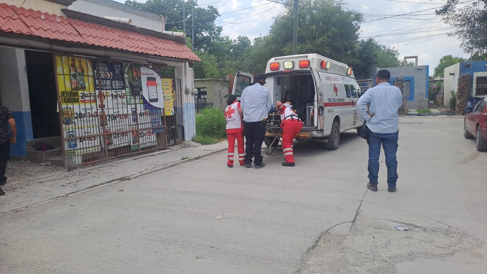 GRAVE TÉCNICO DE TELMEX QUE CAYÓ DE TECHO
