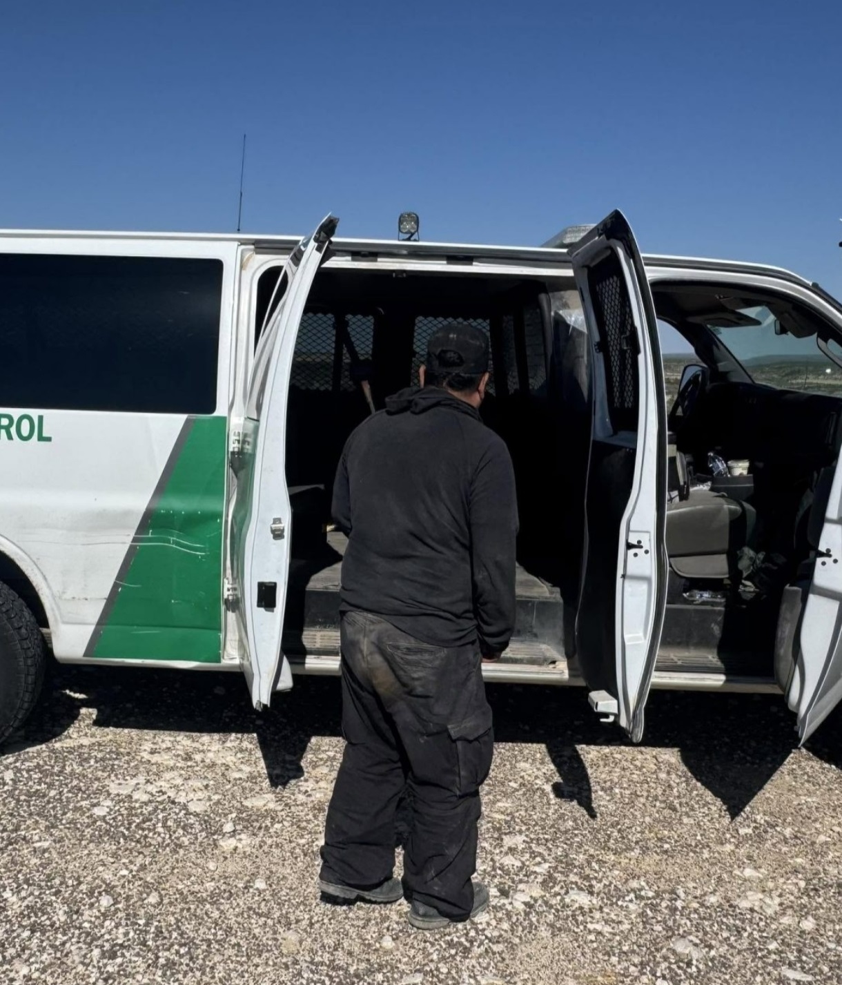 DETIENEN A MUZQUENSE POR TRÁFICO DE MIGRANTES