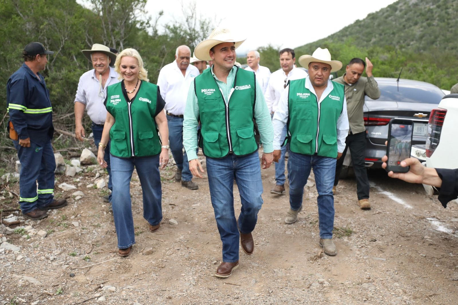 FORTALECE MANOLO ABASTO DE AGUA EN M. MÚZQUIZ