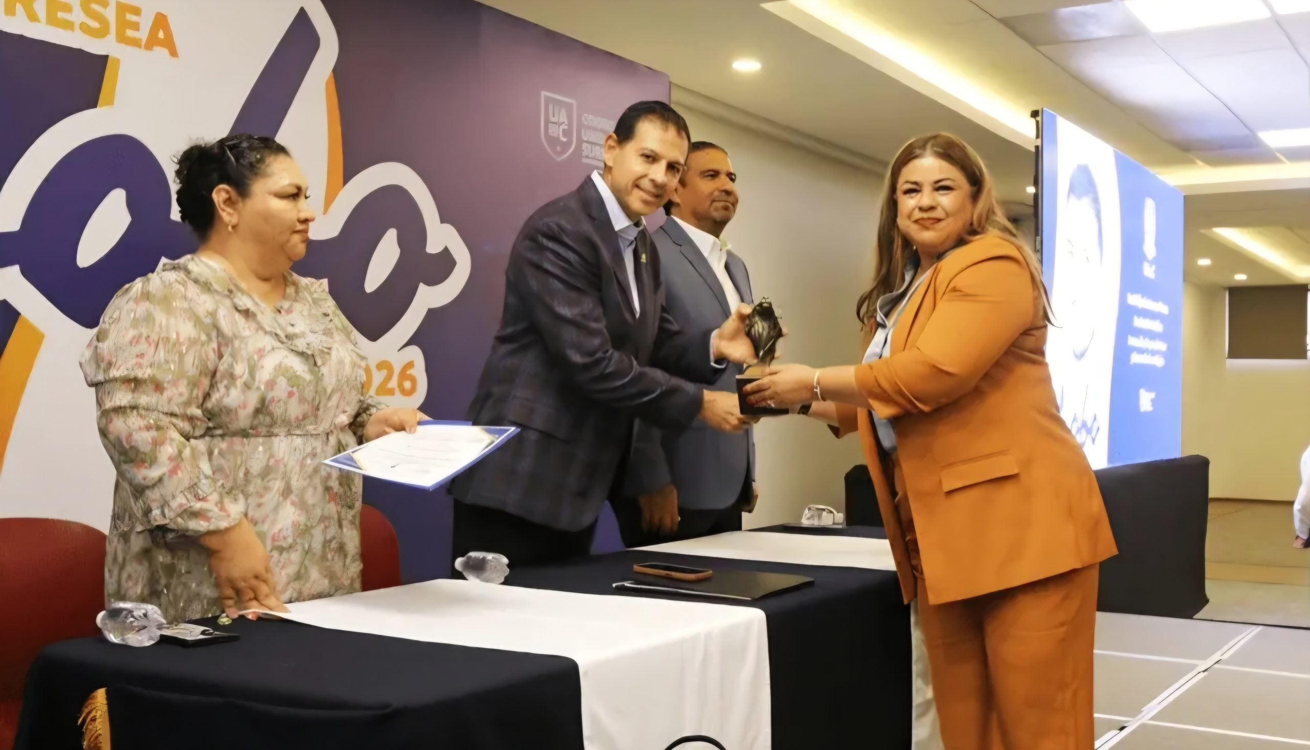 Reconoce UAdeC a 105 estudiantes con la Presea Lobo 2026 en la Unidad Sureste