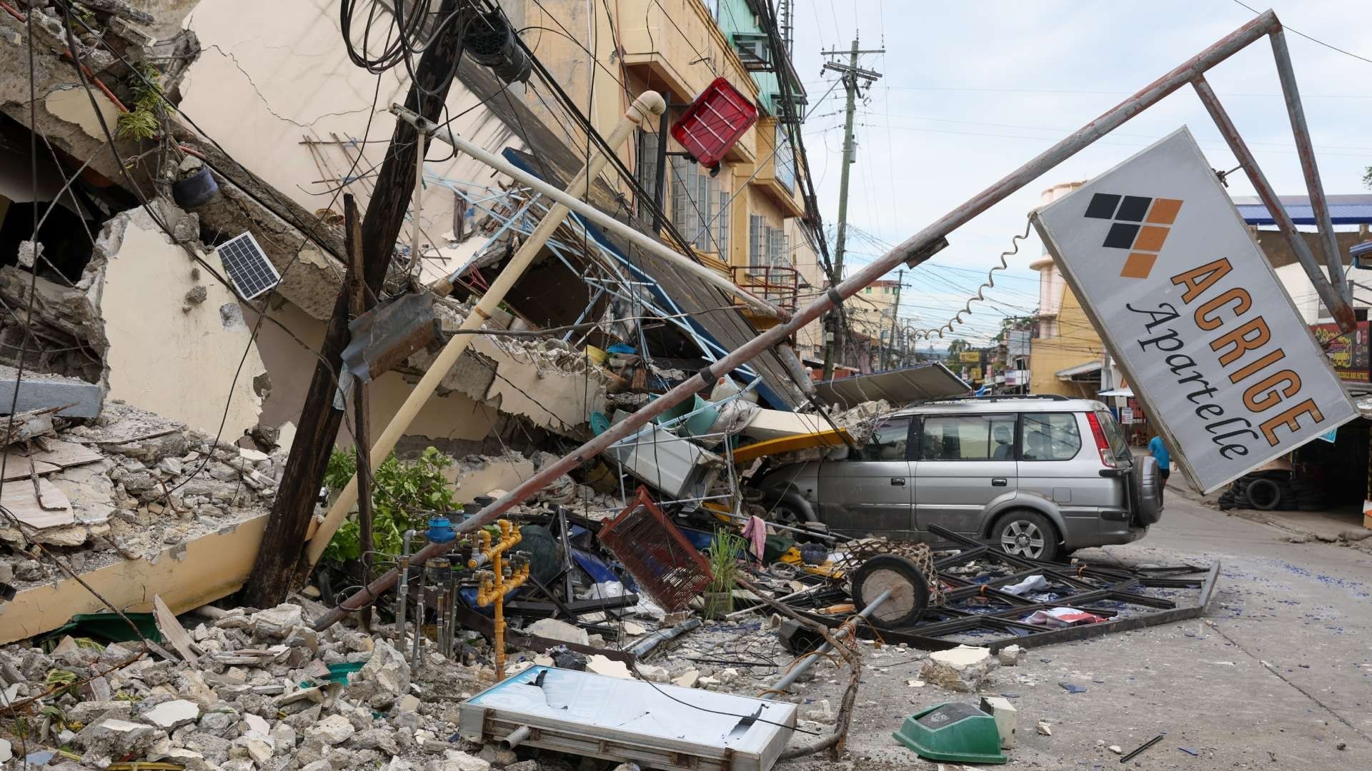 Terremoto de 7.8 sacude Filipinas y activa alerta de tsunami