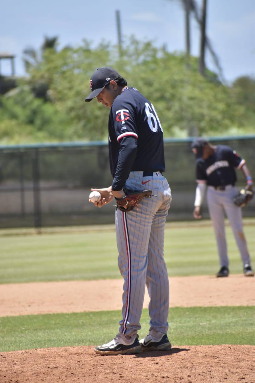 Miguel Martínez Rivas firma con los Mellizos de Minnesota