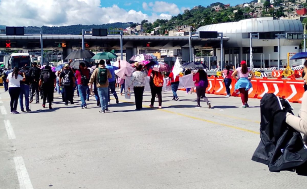 CNTE toma casetas en CDMX y Edomex y advierte que intensificará movilizaciones