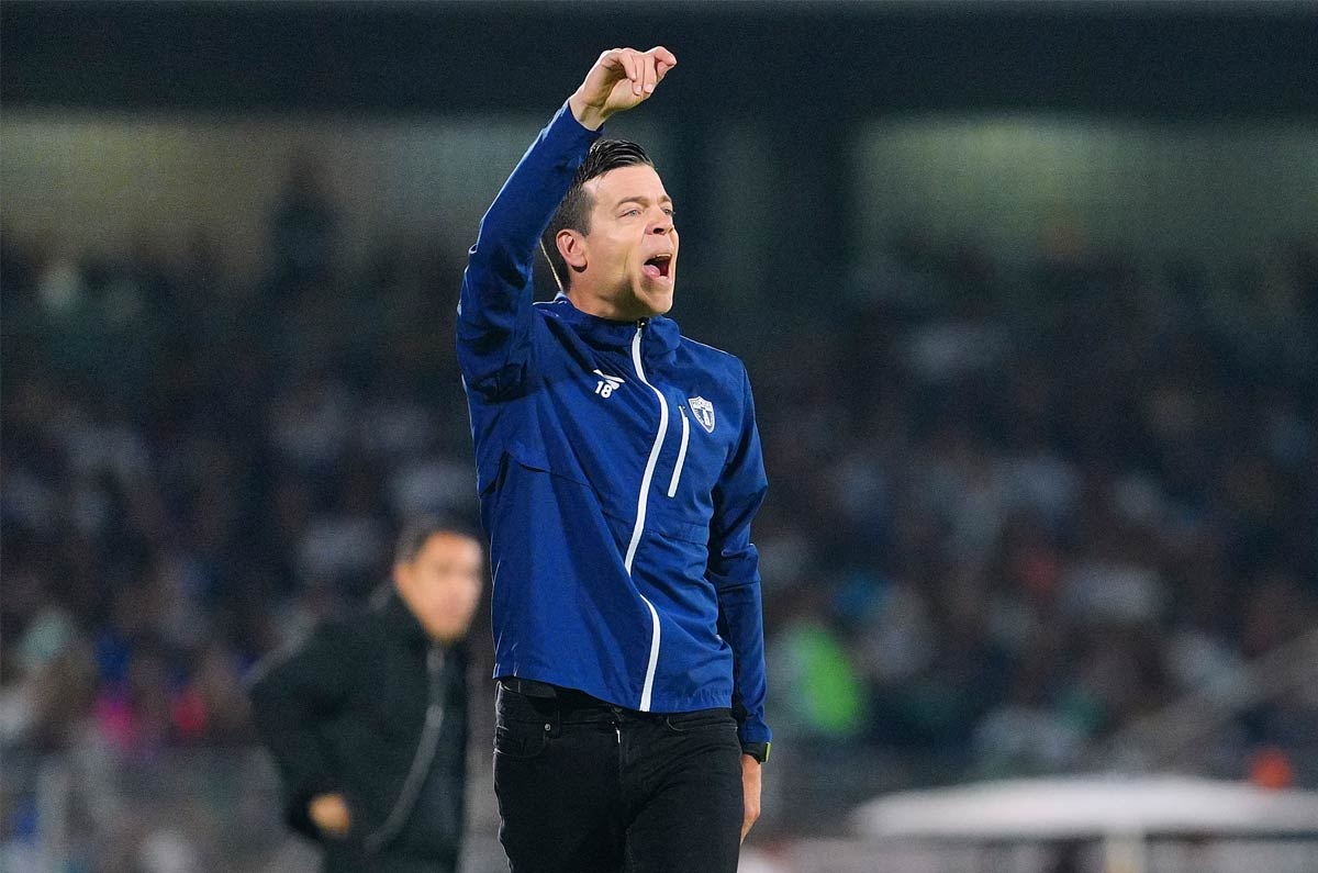 Solari sale de Pachuca; Pumas aparece en el horizonte