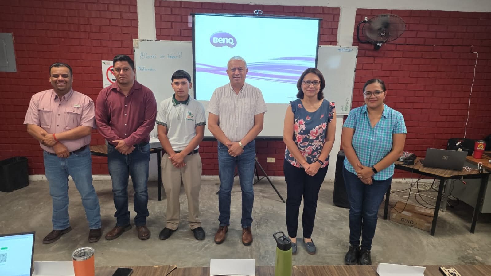 Graduarán 50 alumnos del CECyTEC villa de San Juan 
