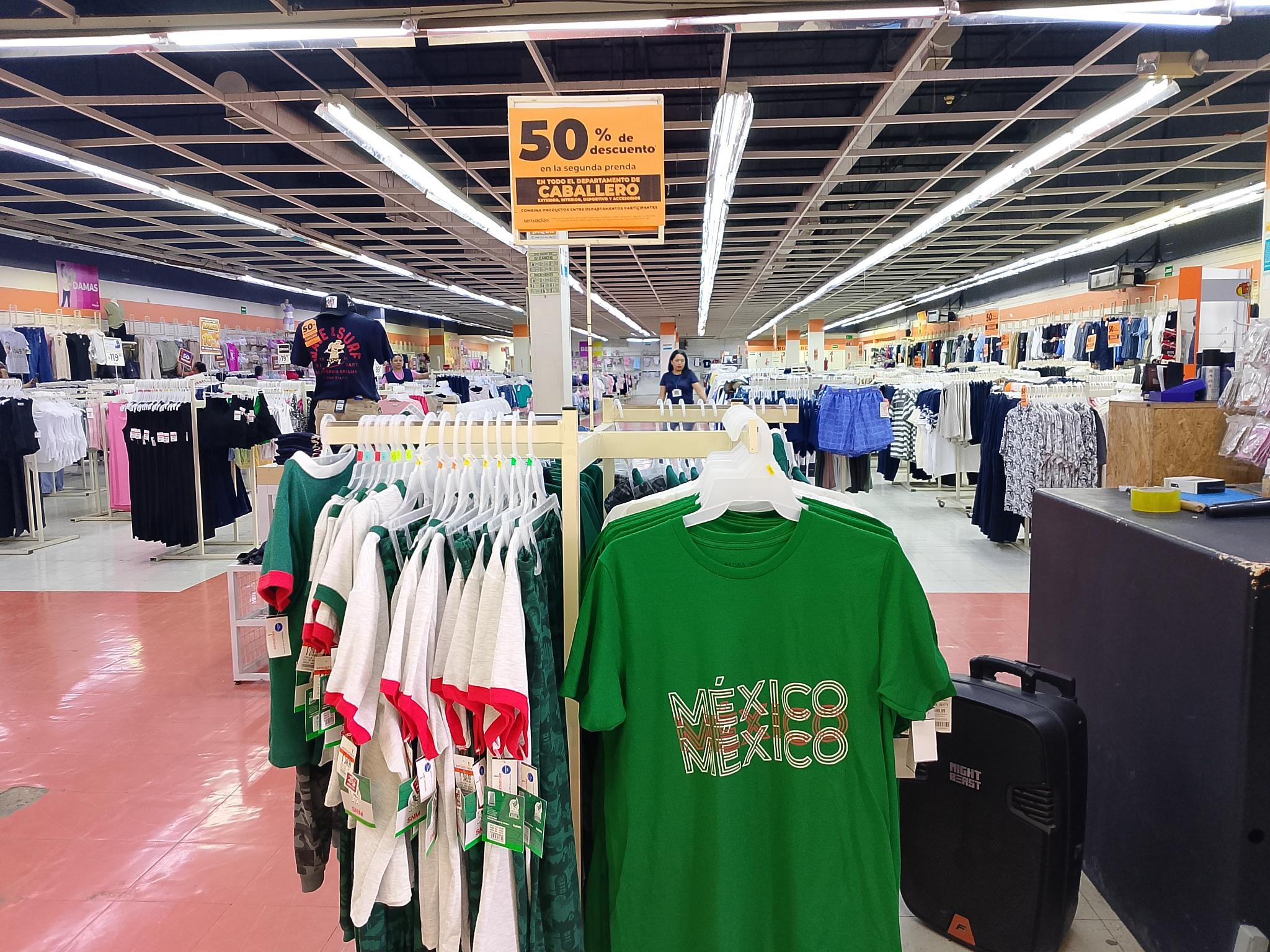 Beneficia mundial de futbol a zona comercial de Nueva Rosita 