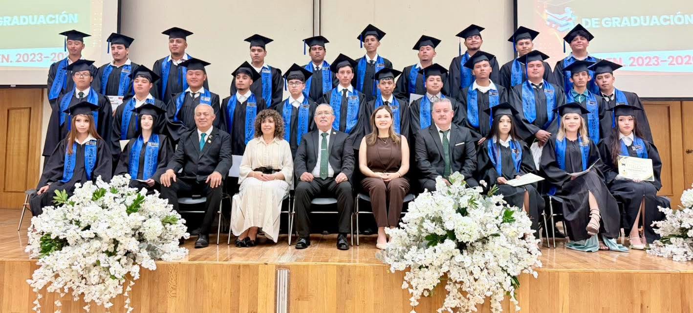 Gradúan técnicos en Mecatrónica del CECyTEC villa de Agujita